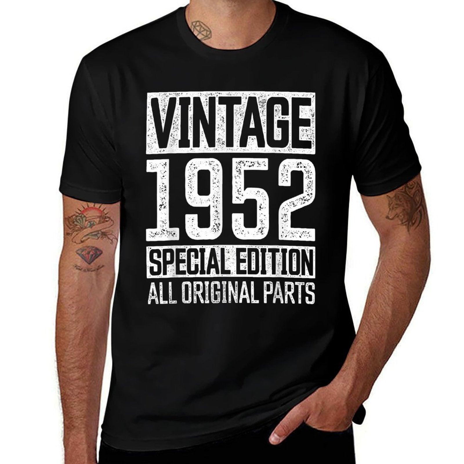 70th Birthday Vintage 1952 Born in 1952 70 Birthday  Vintage-inspired T-Shirt