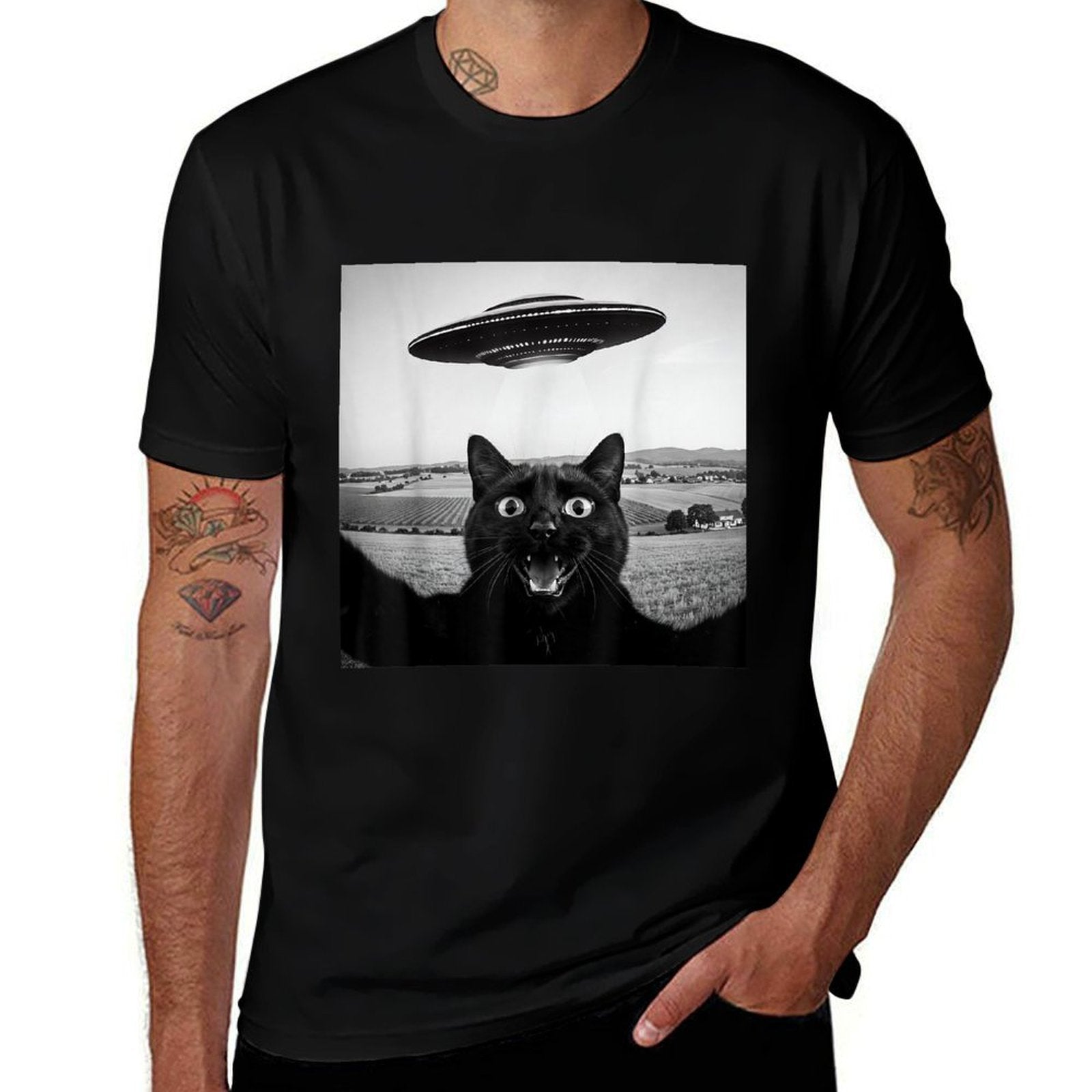 Black Cat Selfie UFO Alien Funny Gifts For Men Women Kids  Lightweight T-Shirt