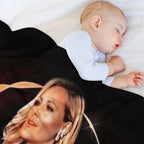 Helene Fischer Lightweight Throw Blanket