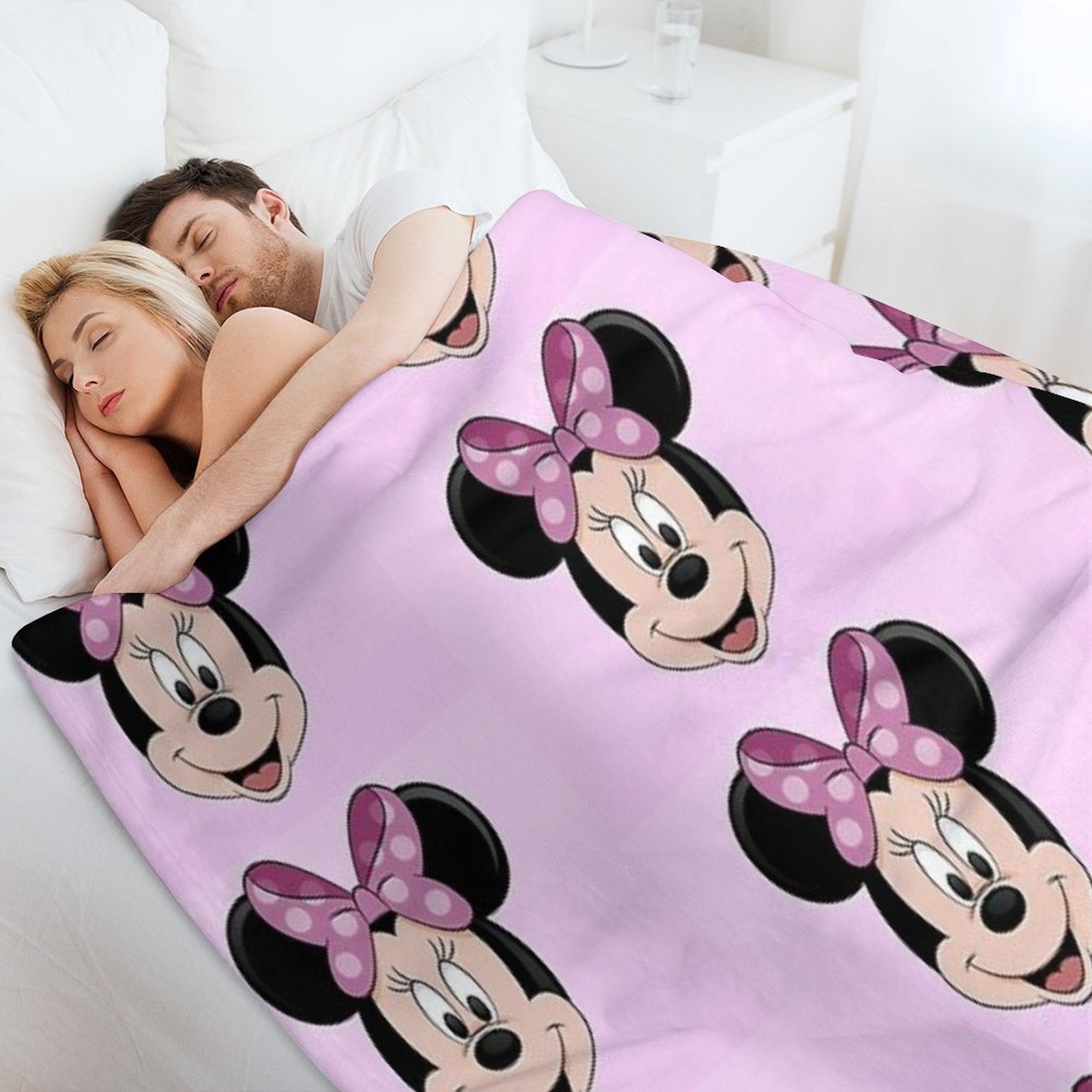 Minnie Compact Throw Blanket