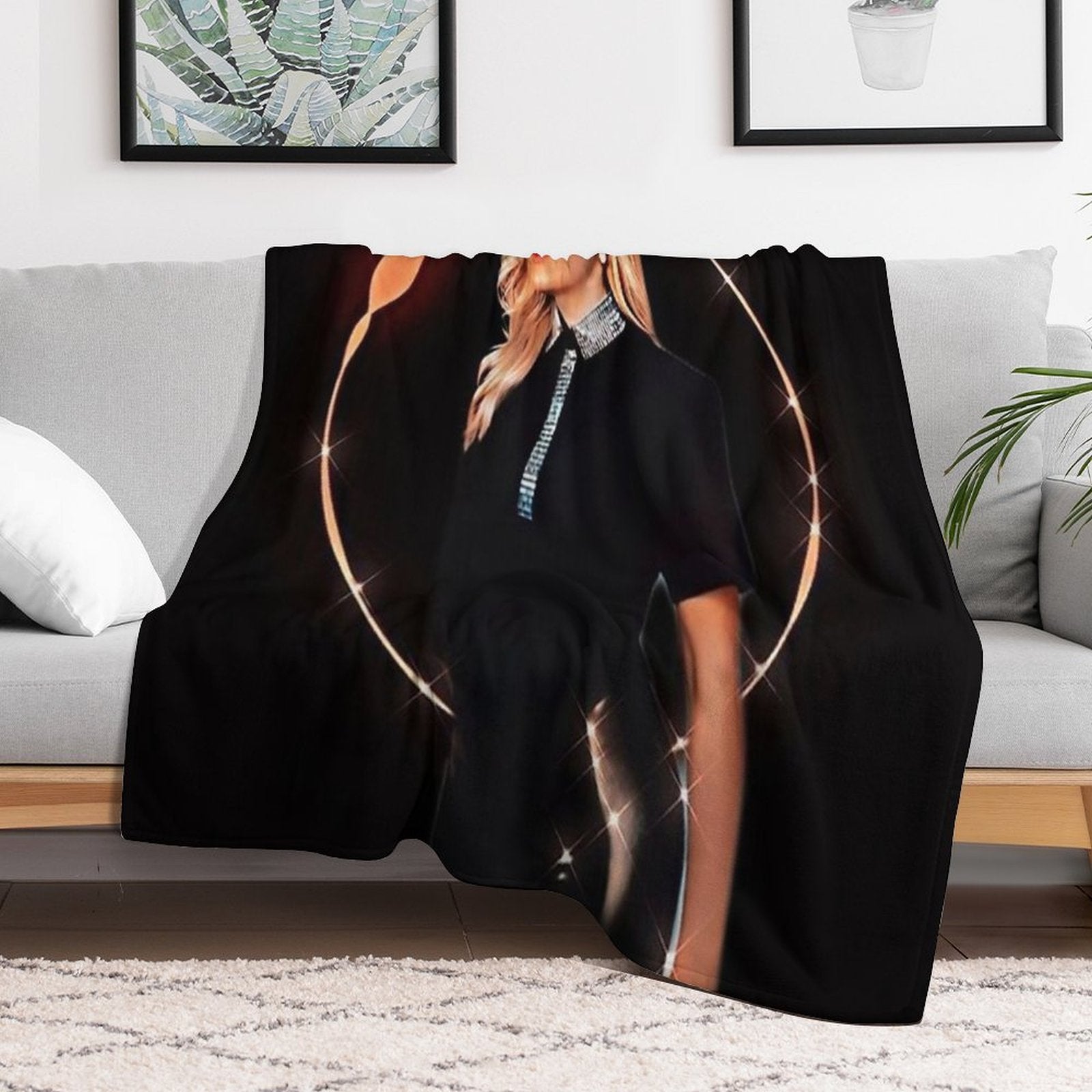 Helene Fischer Lightweight Throw Blanket