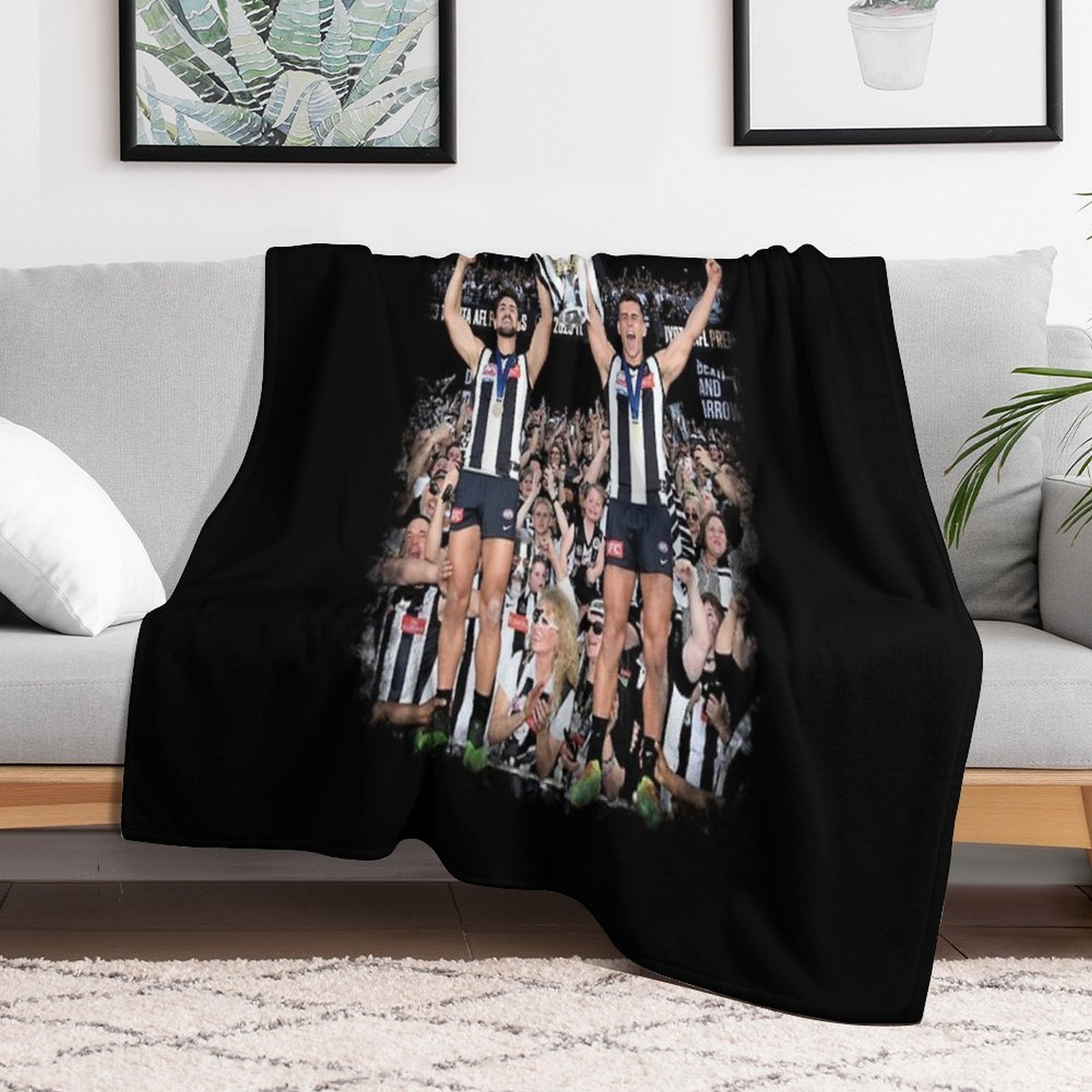 DAICOS BROTHERS Machine-washable Throw Blanket