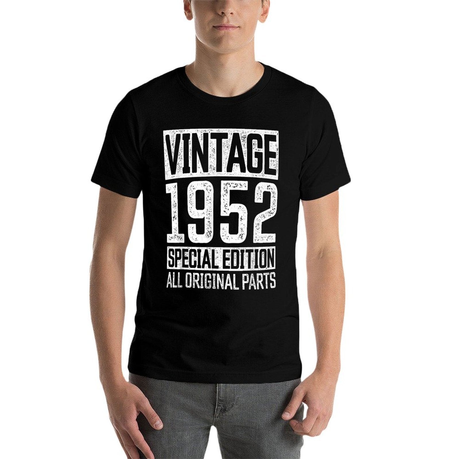 70th Birthday Vintage 1952 Born in 1952 70 Birthday  Vintage-inspired T-Shirt