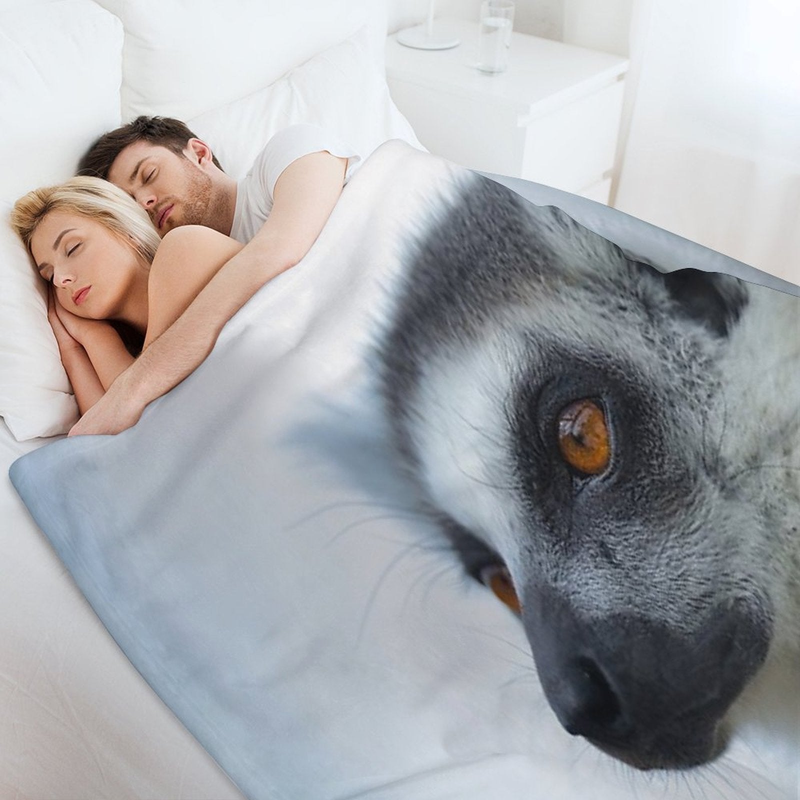 Lemur Portrait – Close-up Wildlife Photography Plush Throw Blanket
