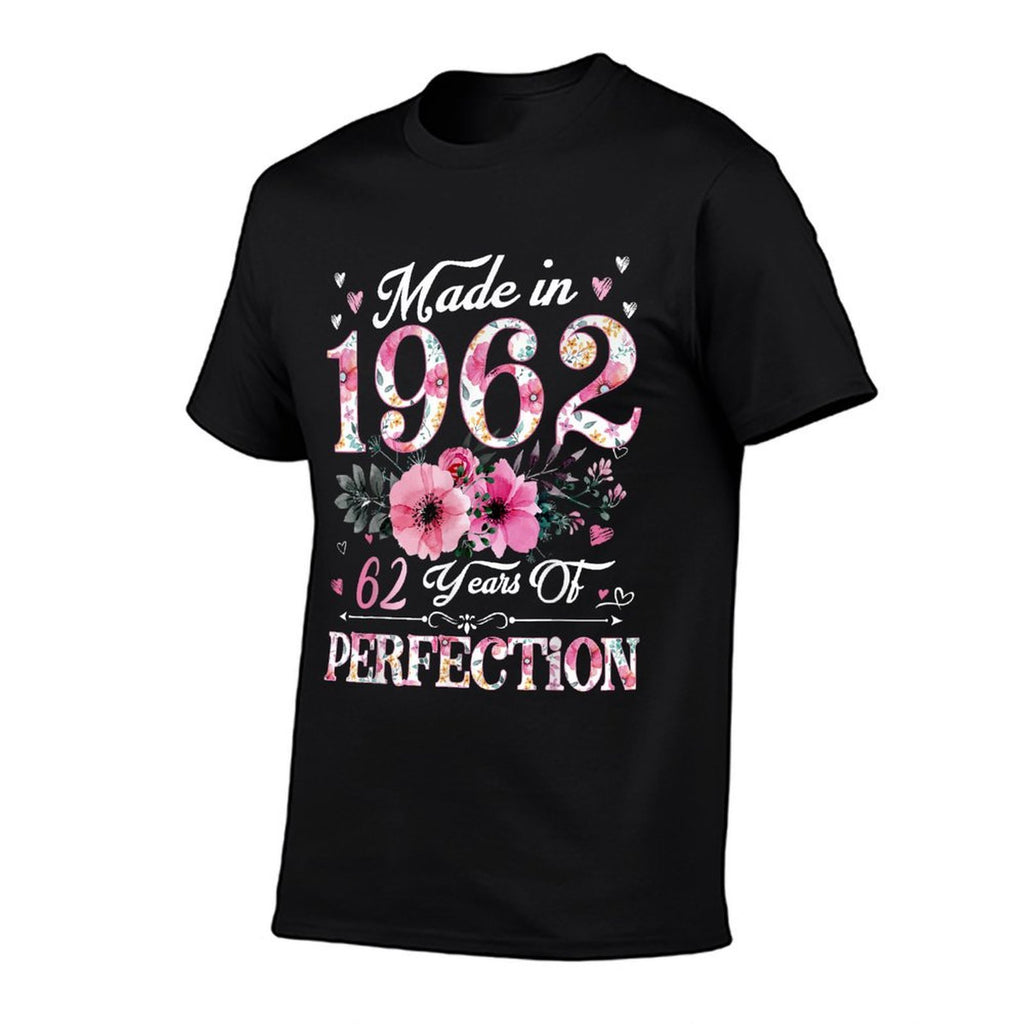 62 Year Old Made In 1962 Floral 62th Birthday Gift For Women  Stretchy T-Shirt