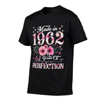 62 Year Old Made In 1962 Floral 62th Birthday Gift For Women  Stretchy T-Shirt