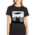 Black Cat Selfie UFO Alien Funny Gifts For Men Women Kids  Lightweight T-Shirt