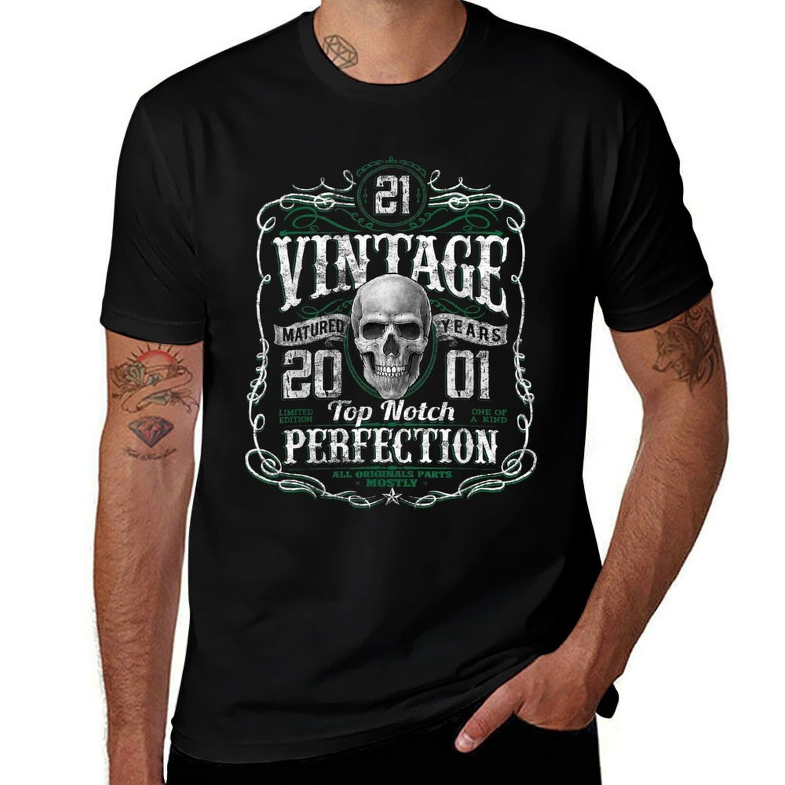 Vintage 2001 Limited Edition 2001 21 Years Old 21st Birthday  Trendy Pattern T-Shirt